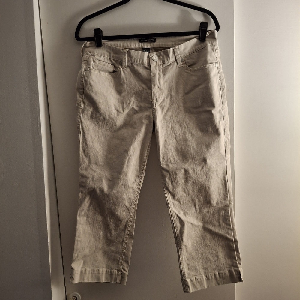 New York & Company Women's Beige Cropped Pants